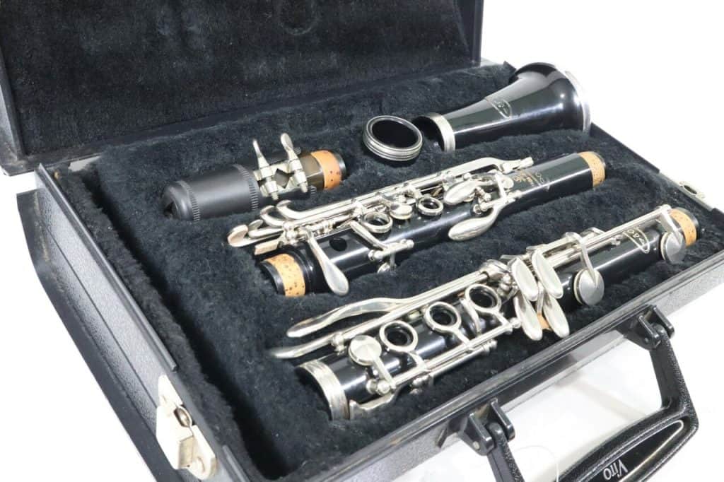 what is an oboe instrument