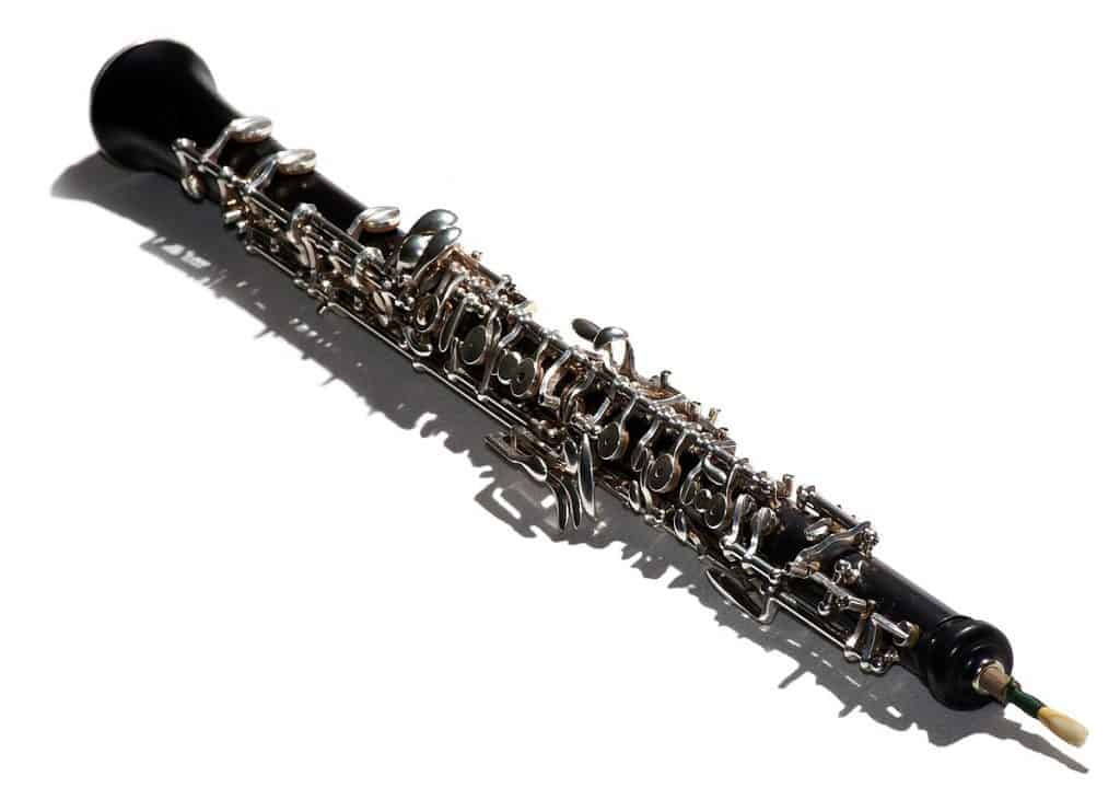 difference between oboe and english horn