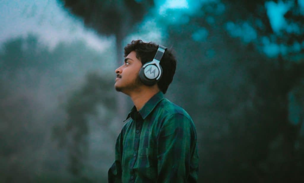 how does music help with stress