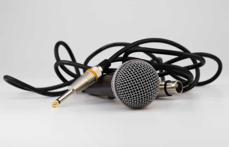 Microphone with a curled wire